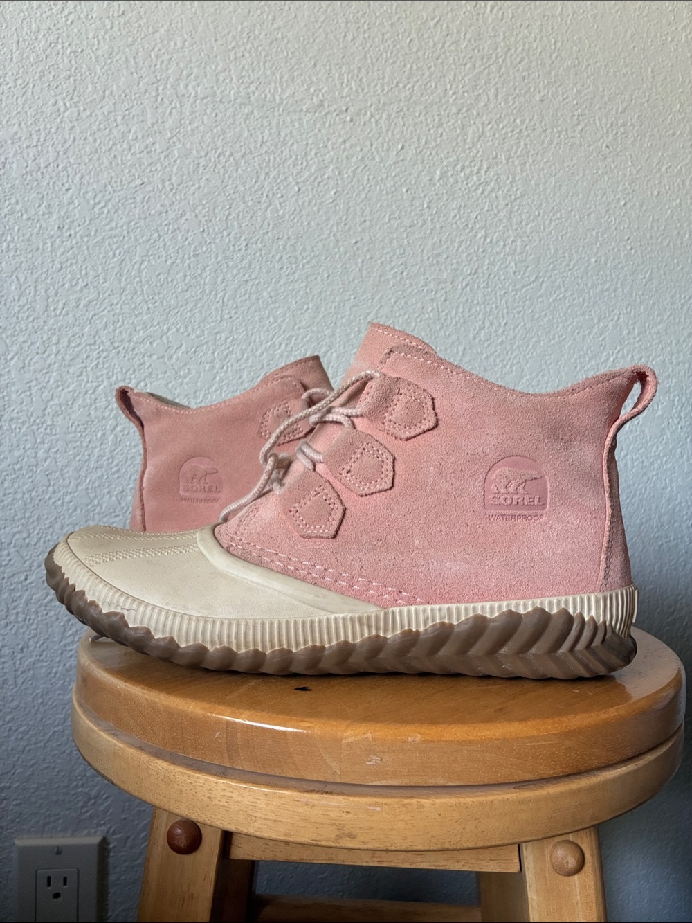 Sorel “Out and About” Duck Boot - Pink Suede Womens Waterproof - sz 10